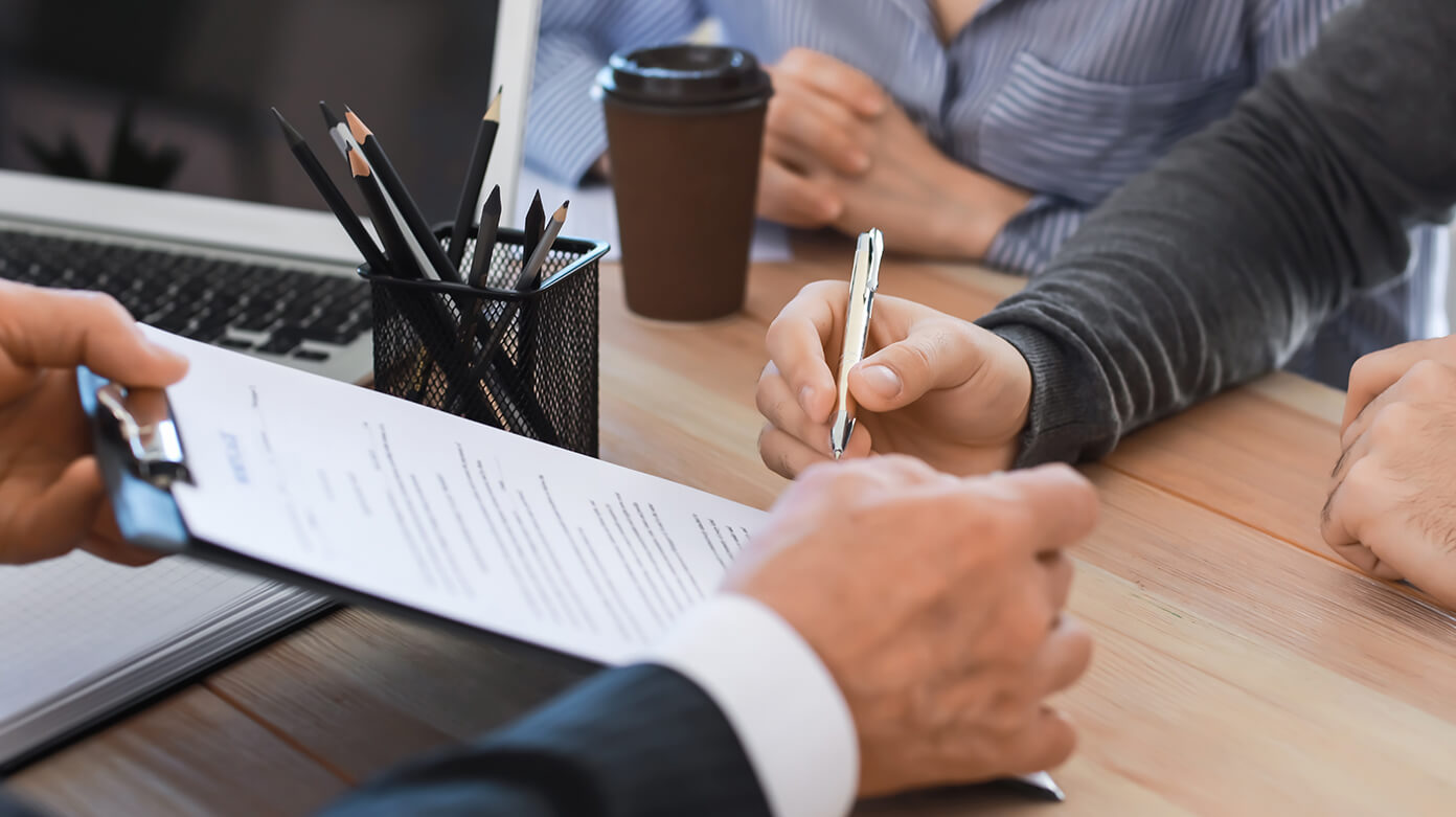 Signing Documents – German Inheritances from the USA and Estate Settlement