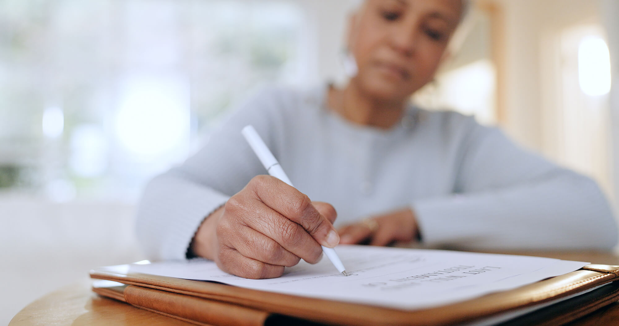 Senior signs will at home – Recognition of a US will in Germany